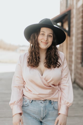 madrona-rose-pinterest-strategist-business-mentor-viUDMTdYriM-unsplash